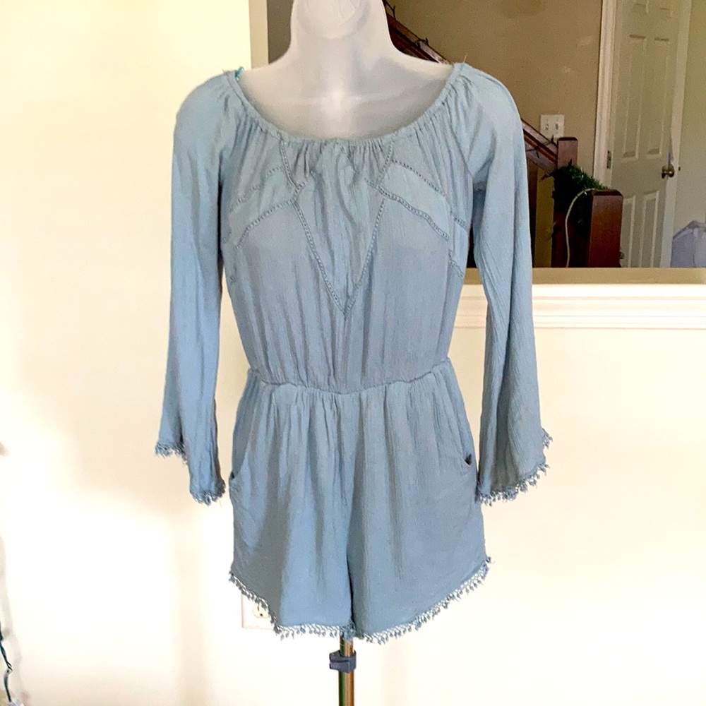 Romeo & Juliet Couture light blue romper, Sz S